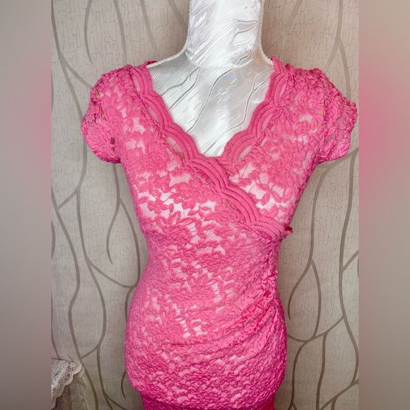 🌷 Vibrant Rose Red Pink Sheer Lace Dress 🌷 - Picture 4 of 10